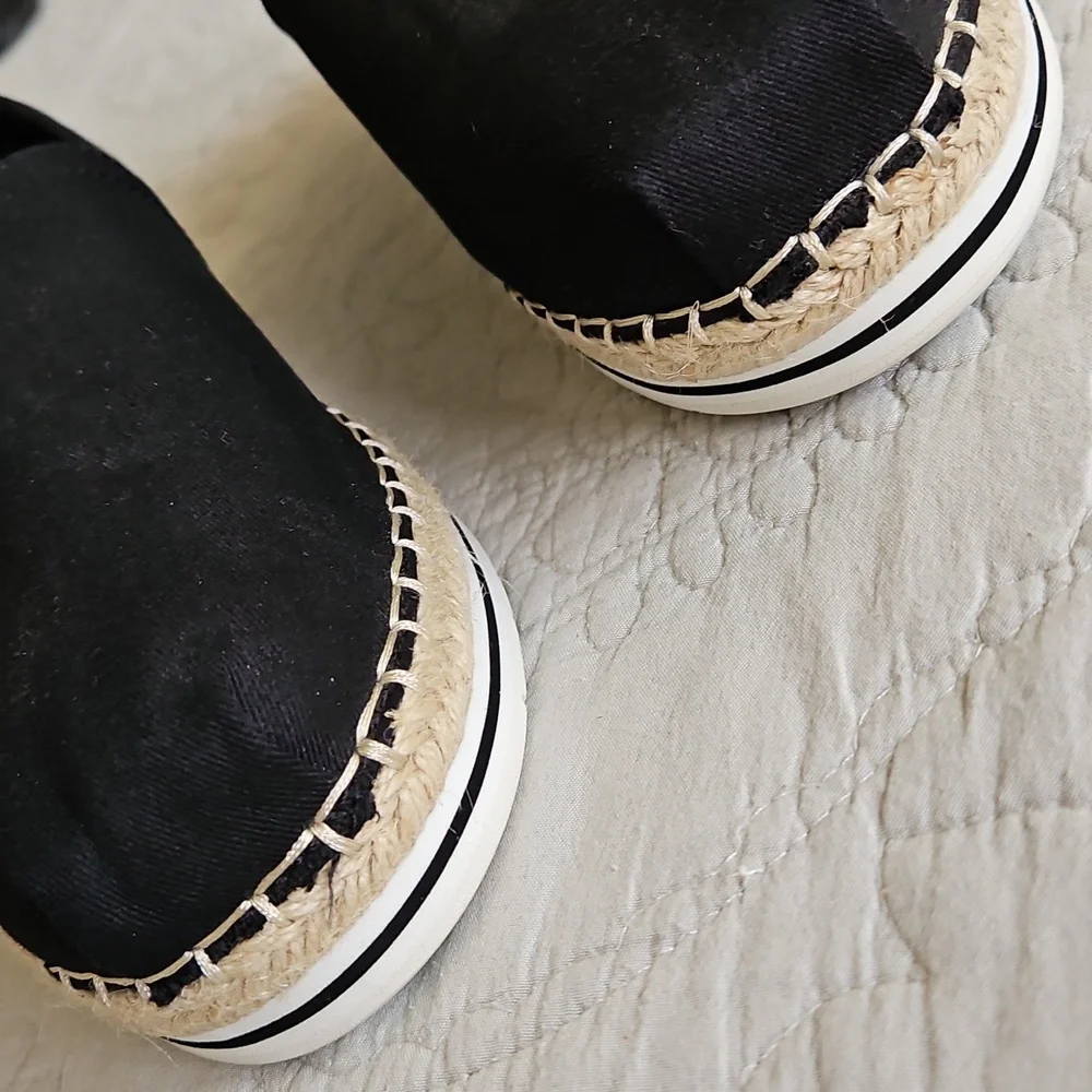 BOB'S By Skechers Black Canvas Espadrille Slip-on‎ Size 9.5